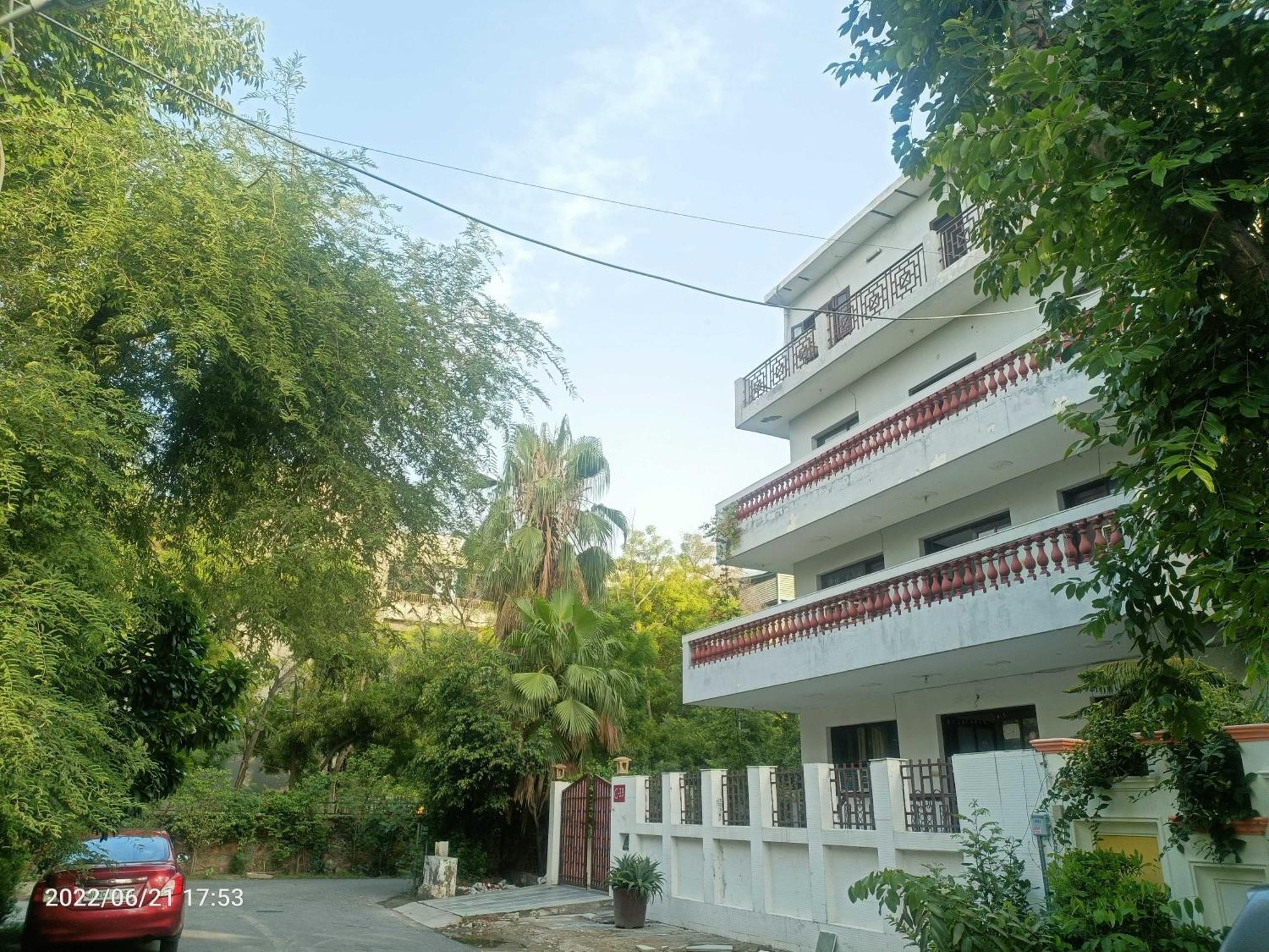 Oyo Metro View Residency Near Snow World Hotel Noida Exterior foto